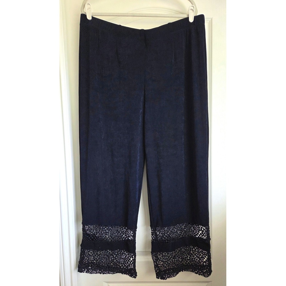 Chicos Travelers Navy Blue Lace Crochet Hem Cropped Pants Sz 3/XL Boho Packable